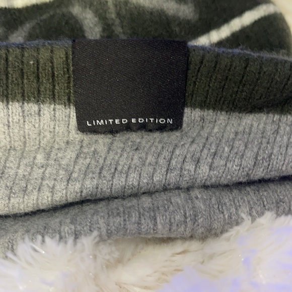 RARE!! Canada Goose Limited Edition Boston Wool Blend Beanie in Military Green - Picture 6 of 6